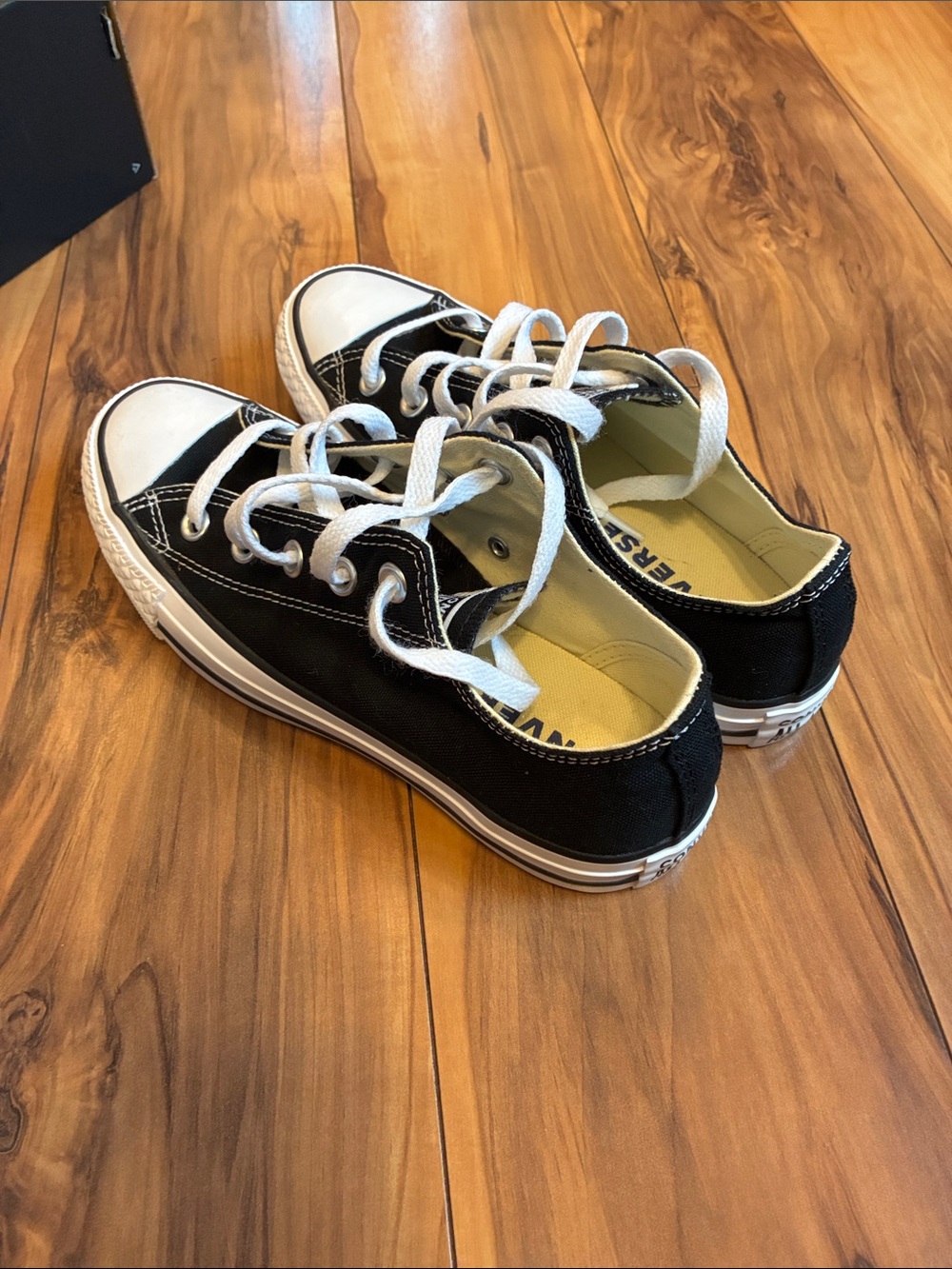 Converse - Picture 4 of 7